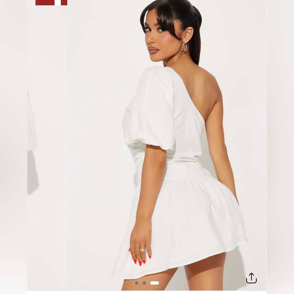 Chic  One-Shoulder White Dress